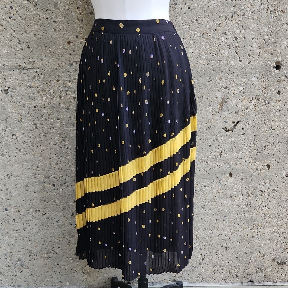 CULTURE Black and Yellow Pleated Skirt